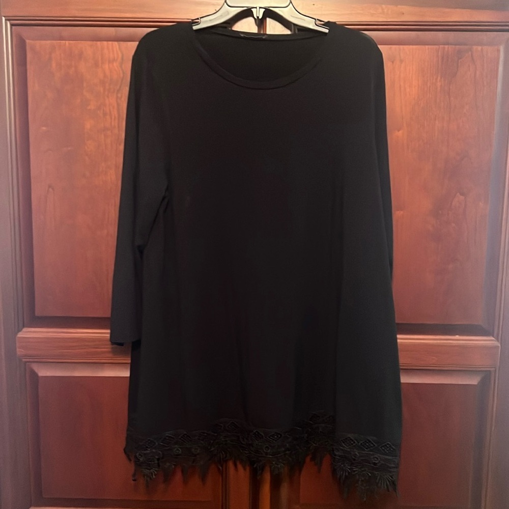 Mountain Mammas long sleeve top.